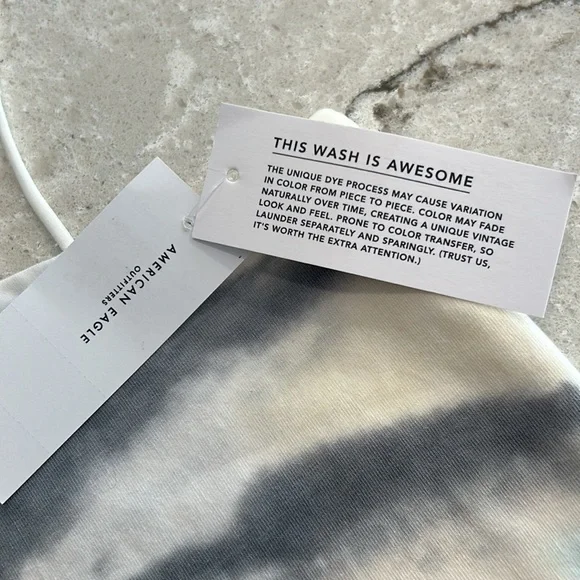 NWT American Eagle crop top. Size large. So cute! - Picture 7 of 10